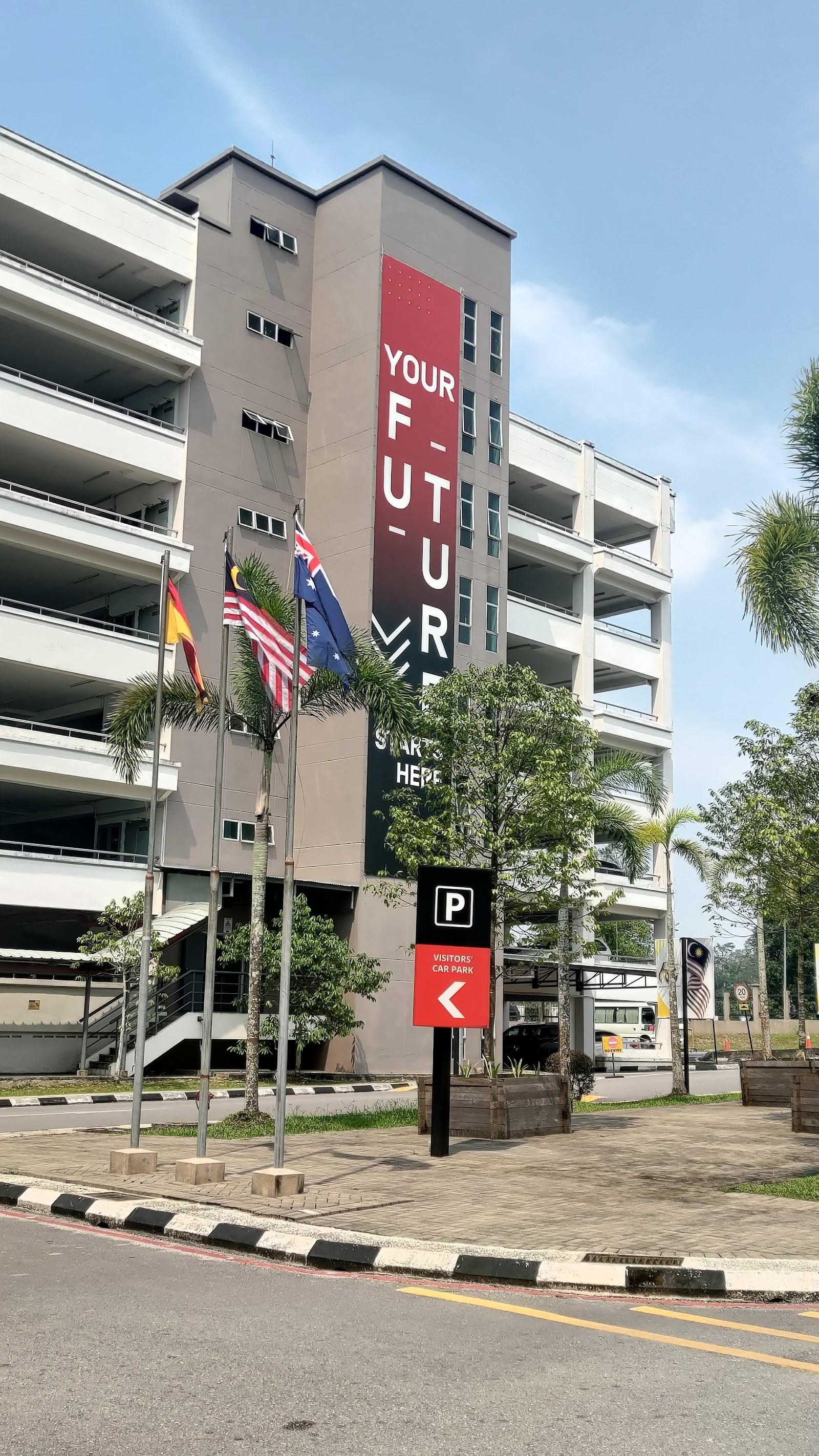 Campus thumbnail 1